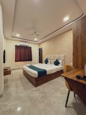 Quarto luxo, 1 cama de casal | Wi-Fi de cortesia, roupa de cama