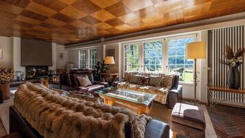 Chalet Mewah, pemandangan gunung | Area keluarga | Televisi layar datar 42-inci dengan saluran TV kabel