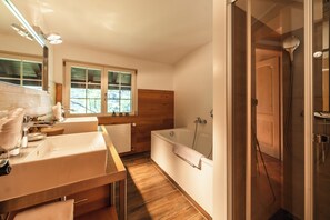 Chalet Luxury, vista montagna | Bagno | Accappatoio
