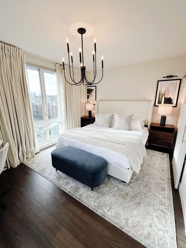 3 bedrooms, desk, iron/ironing board, travel cot