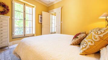 1 bedroom, in-room safe, iron/ironing board, free WiFi