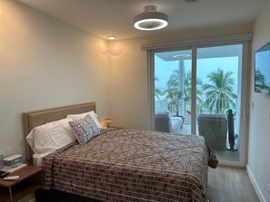 1 bedroom, iron/ironing board, WiFi, bed sheets - Ocean View "Pacific Point" Luxury 1 bedroom with balcony (Jaco)