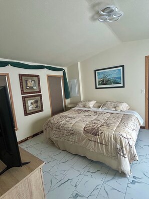 2 bedrooms, free WiFi, bed sheets - Spacious Peaceful 2-bedroom home in Saint Ignatius, Montana with amazing views. (Saint Ignatius)