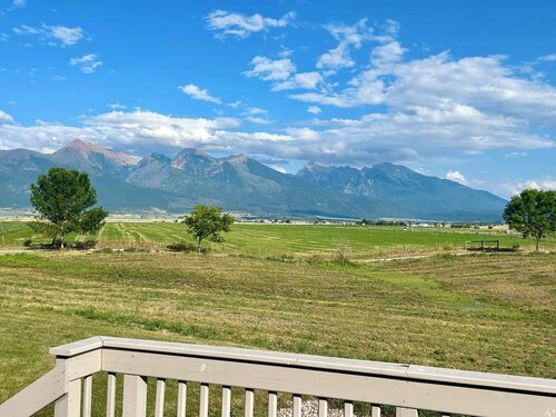 Spacious Peaceful 2-bedroom home in Saint Ignatius, Montana with amazing views.