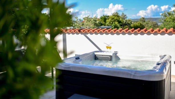 ハウス (Four Bedroom Villa With Hot Tub) | 外観