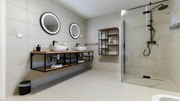 House (Four Bedroom Villa With Hot Tub) | Bathroom
