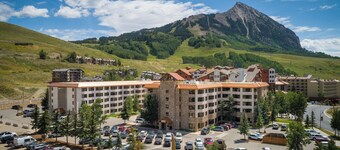1 Bedroom Condo inside of Grand Lodge hotel at base of ski lifts Crested Butte