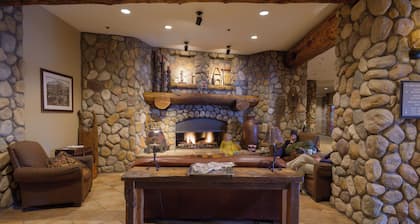 1 Bedroom Condo inside of Grand Lodge hotel at base of ski lifts Crested Butte