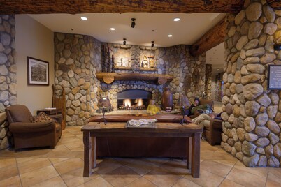 1 Bedroom Condo inside of Grand Lodge hotel at base of ski lifts Crested Butte