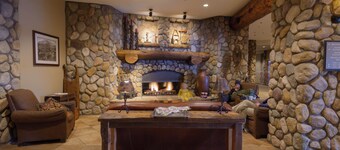1 Bedroom Condo inside of Grand Lodge hotel at base of ski lifts Crested Butte