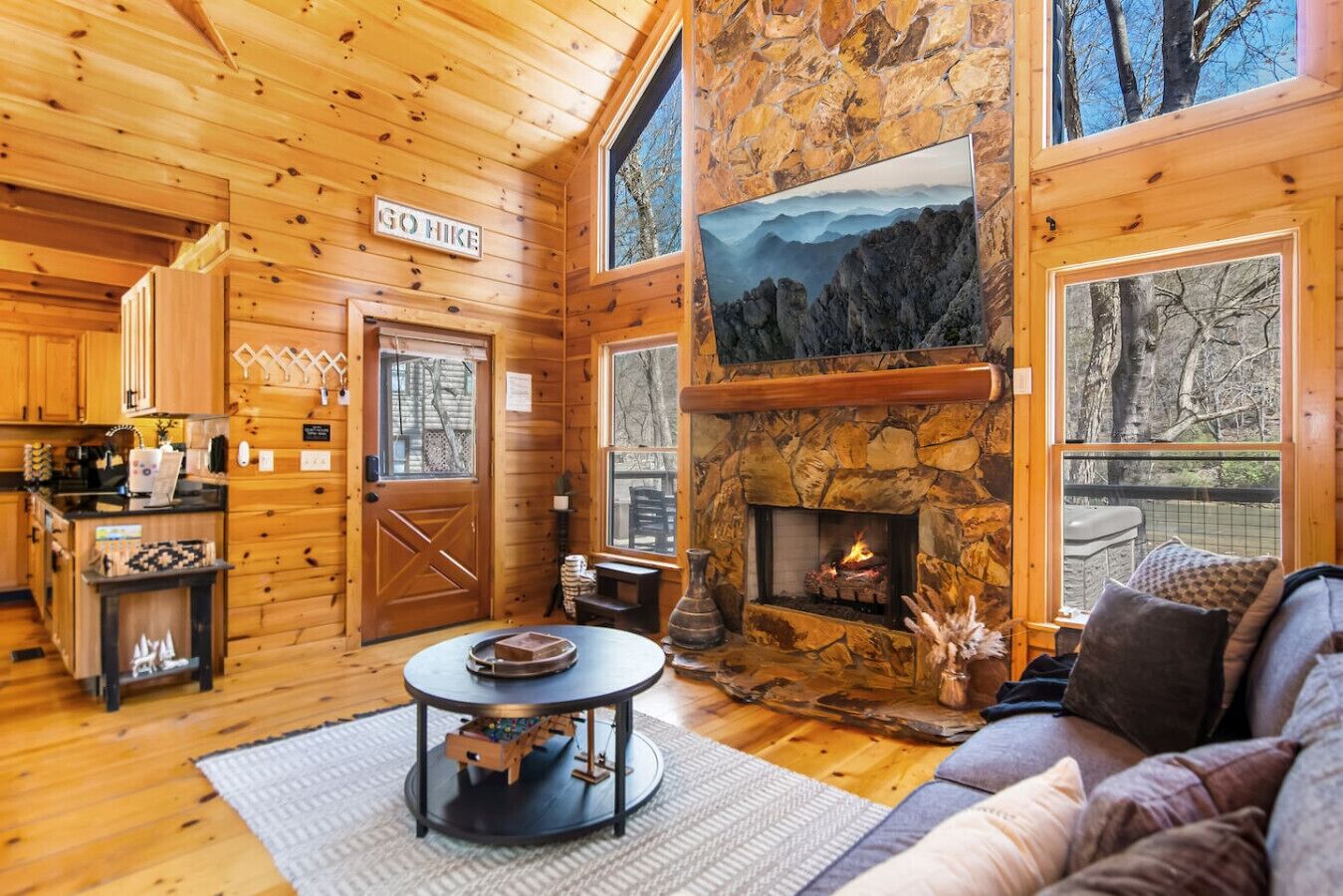 تلفزيون ذكي، مدفأة، ألعاب فيديو