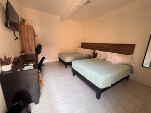 Desk, laptop workspace, iron/ironing board, free WiFi - Casa Mate  (Oaxaca)