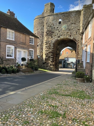 Landgate Cottage is opposite the 14th Century entrance to historic Rye town 
 
