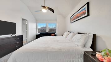 3 bedrooms, desk, iron/ironing board, travel crib