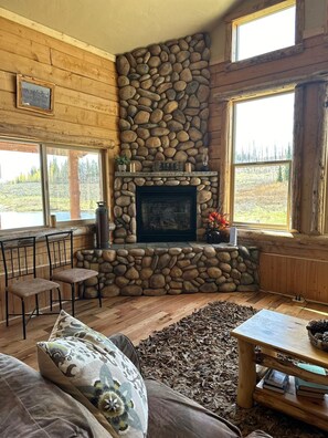 Smart-TV, peis, videospill og bøker