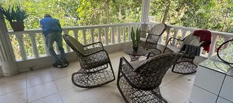 The cozy apartment is a 2 bedroom apartment with WiFi with the feeling of home.