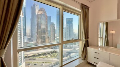 Modern Marina Getaway-Free Yacht Ride~Walk to JBR