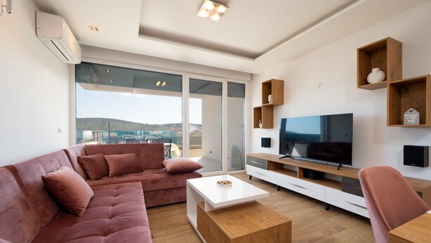 อพาร์ทเมนท์ (Two Bedroom Apartment with Terrace) | ห้องนั่งเล่น