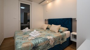 อพาร์ทเมนท์ (Two Bedroom Apartment with Terrace) | 2 ห้องนอน