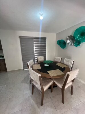 Dining - House in residential area, near TSM (Torreón)