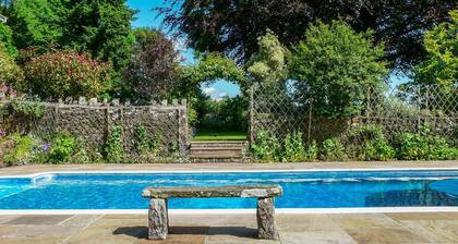 Buckstone House Coach House, Forest of Dean - sleeps 4 guests in 2 bedrooms