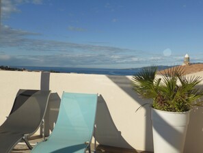 Property grounds - SUPERB APARTMENT LARGE TERRACE SEA VIEW -CENTER+ BEACH 5 min WALK +PARKING (Propriano)