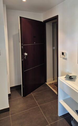 Interior - SUPERB APARTMENT + LARGE TERRACE WITH PANORAMIC SEA VIEW (2 PEOPLE) (Propriano)