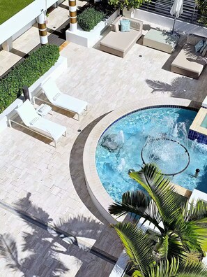 Pool - Beach View at 101 Ocean Drive, SoFi in Miami Beach (Miami Beach)