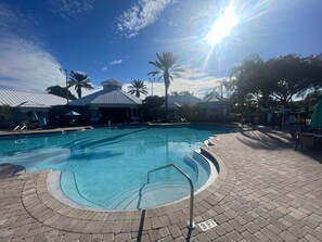 Outdoor pool - Beautiful Resort Near Theme Parks (Kissimmee)