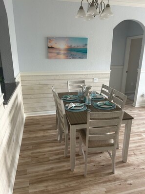 Dining - Beautiful Resort Near Theme Parks (Kissimmee)