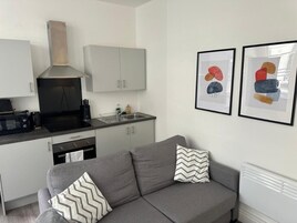 Stüdyo, Sigara İçilmez, Mutfak | Oturma alanı | Düz ekran televizyon 