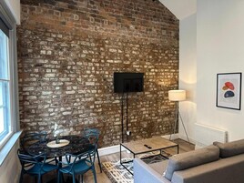 Apartment, 1 Double Bed with Sofa bed, Non Smoking, Kitchen | Living area | Flat-screen TV