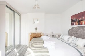 3 dormitorios, tabla de planchar con plancha, wifi y ropa de cama