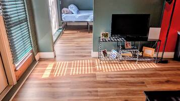1 slaapkamer, een bureau, een strijkplank/strijkijzer, gratis wifi