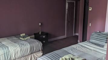 1 chambre, bureau, fer et planche à repasser, Wi-Fi gratuit