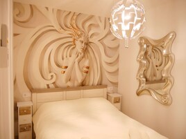 公寓, 阳台, 城市景观 | 遮光窗帘、隔音、熨斗/熨衣板、免费 WiFi