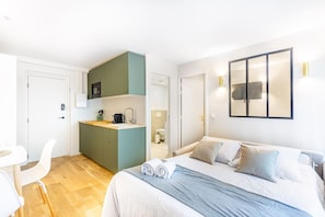 1 bedroom, iron/ironing board, travel crib, WiFi
