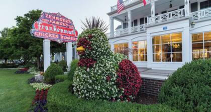 Best of both worlds! Stylish home minutes from Downtown with all the amenities!