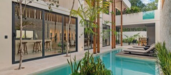 Casa Luna Twin VIP Luxury 2 Pools & Concierge