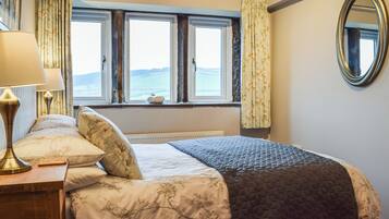 3 bedrooms, free WiFi, bed sheets