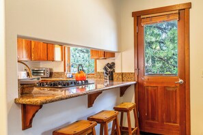 Fridge, microwave, oven, stovetop - Luxurious condo with private hot tub, steps from the village and adventure! (Mammoth Lakes)
