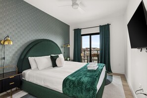 3 bedrooms, desk, iron/ironing board, travel cot