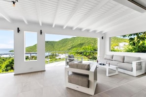 Fernseher, Stereoanlage