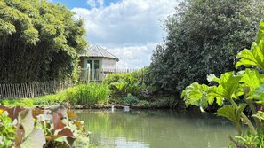 Property grounds - Georgian Country House Secluded in 4 Acres, Hot Tubs & 8 Large En-Suite Bedrooms (Kentisbury)
