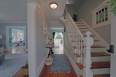 Beautiful Modern Beach House In Old Orchard Beach! w/ optional In-Law Apartment!