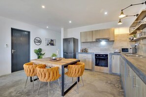 Fridge, microwave, oven, stovetop - Four Villas private Magnesium Pool,Grill,Dive Rinse Tank,Garden,3min To Beach N1 (Belnem)