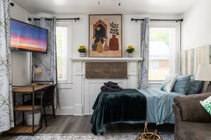 1 bedroom, desk, iron/ironing board, free WiFi