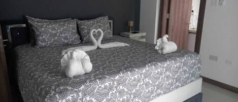 2 bedrooms, iron/ironing board, WiFi, bed sheets