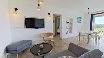 Villa Deluxe, alberca privada, vista a la montaña | Área de sala de estar