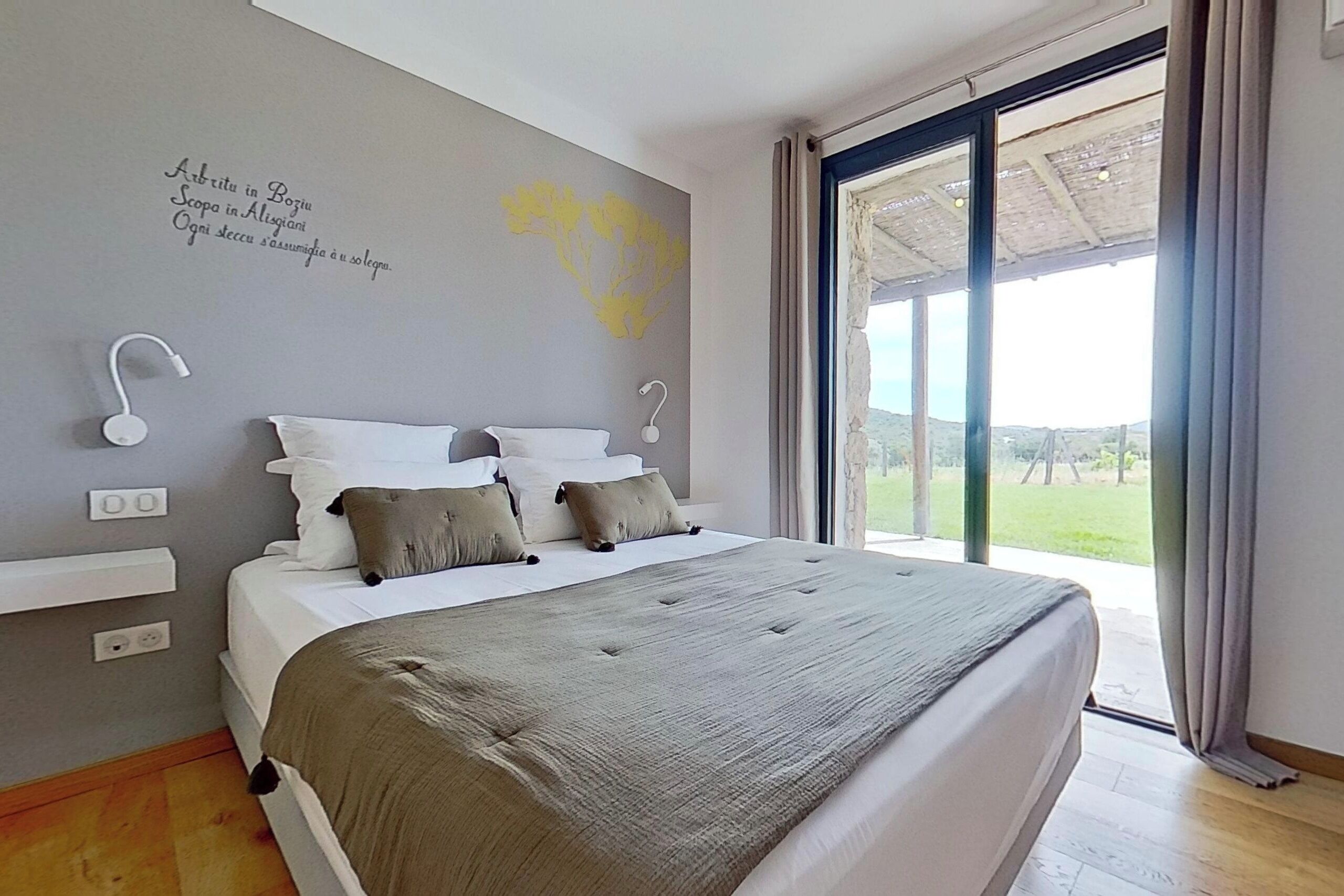 豪華別墅, 私人泳池, 山景 | 2 間睡房、遮光窗簾/窗簾、隔音、熨斗/熨衫板